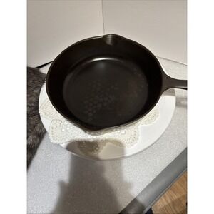 Wagner #5 Unmarked 8.5" Skillet Vintage Cast Iron Restored Seasoned Ready to Use